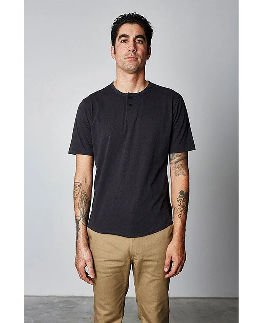 Berkeley S/S Henley Washed Black