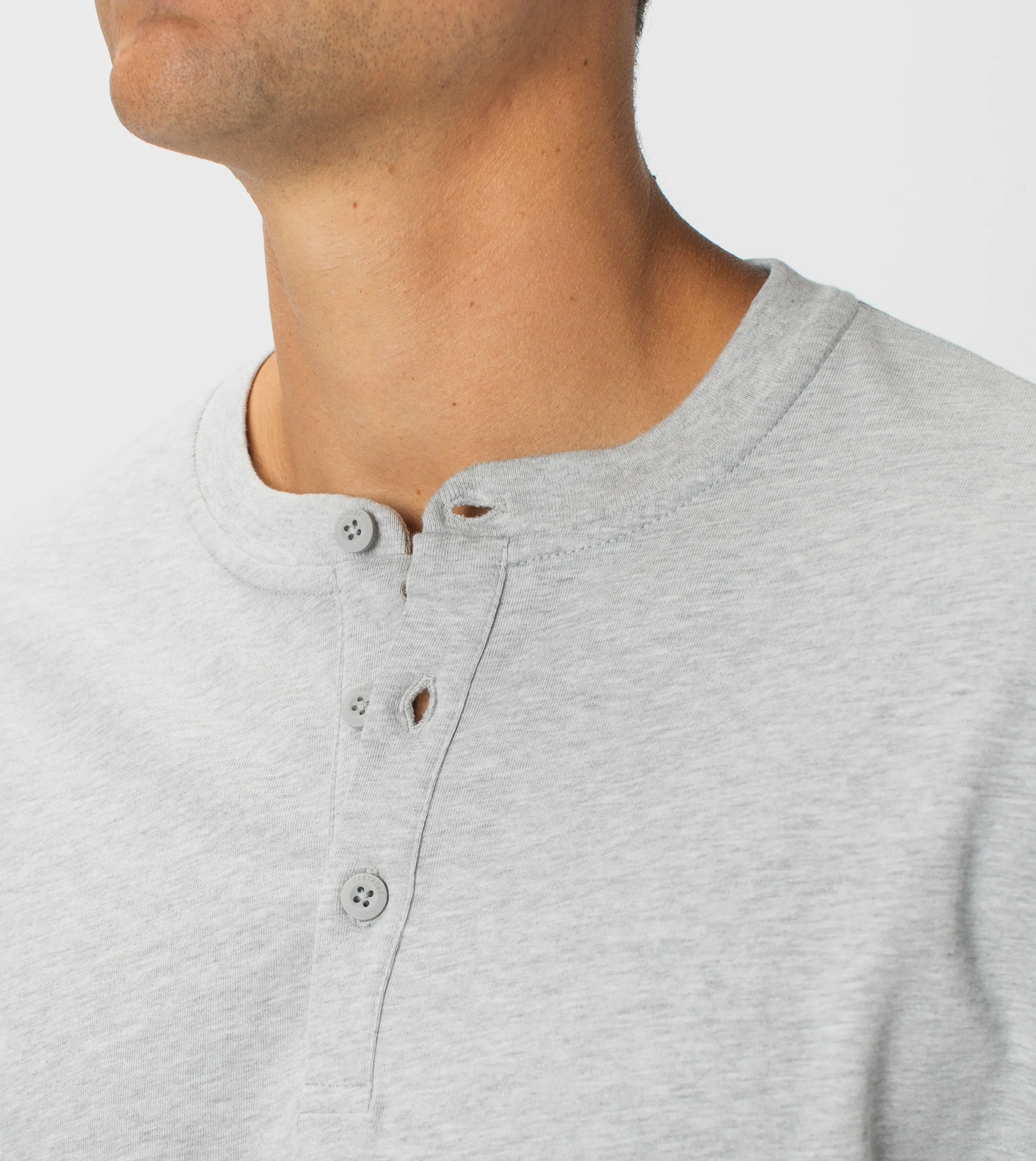 Henley LS Tee Silver Marle