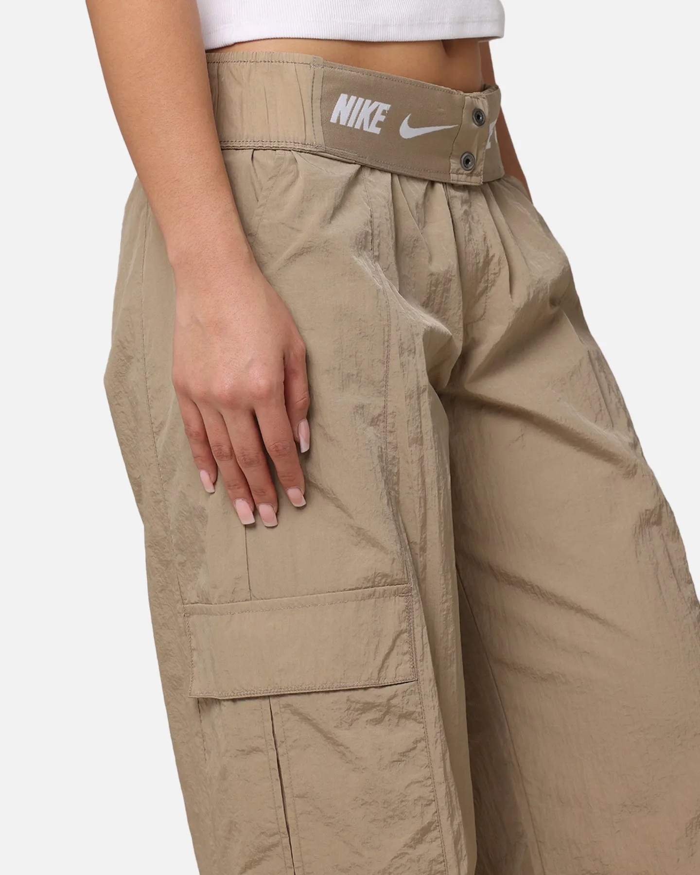 Nike Women's Sportswear High Waisted Woven Cargo Pants Khaki/Black