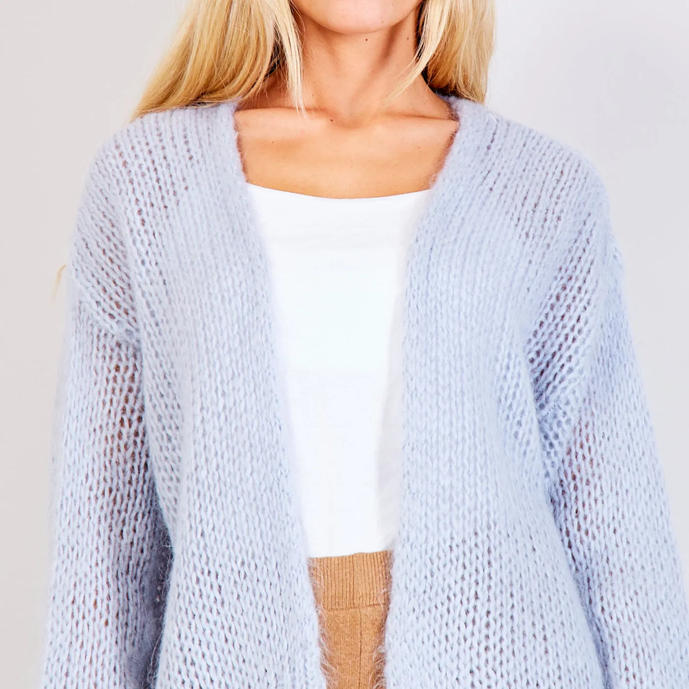 Wholesale chunky-knit buttonless cardigan