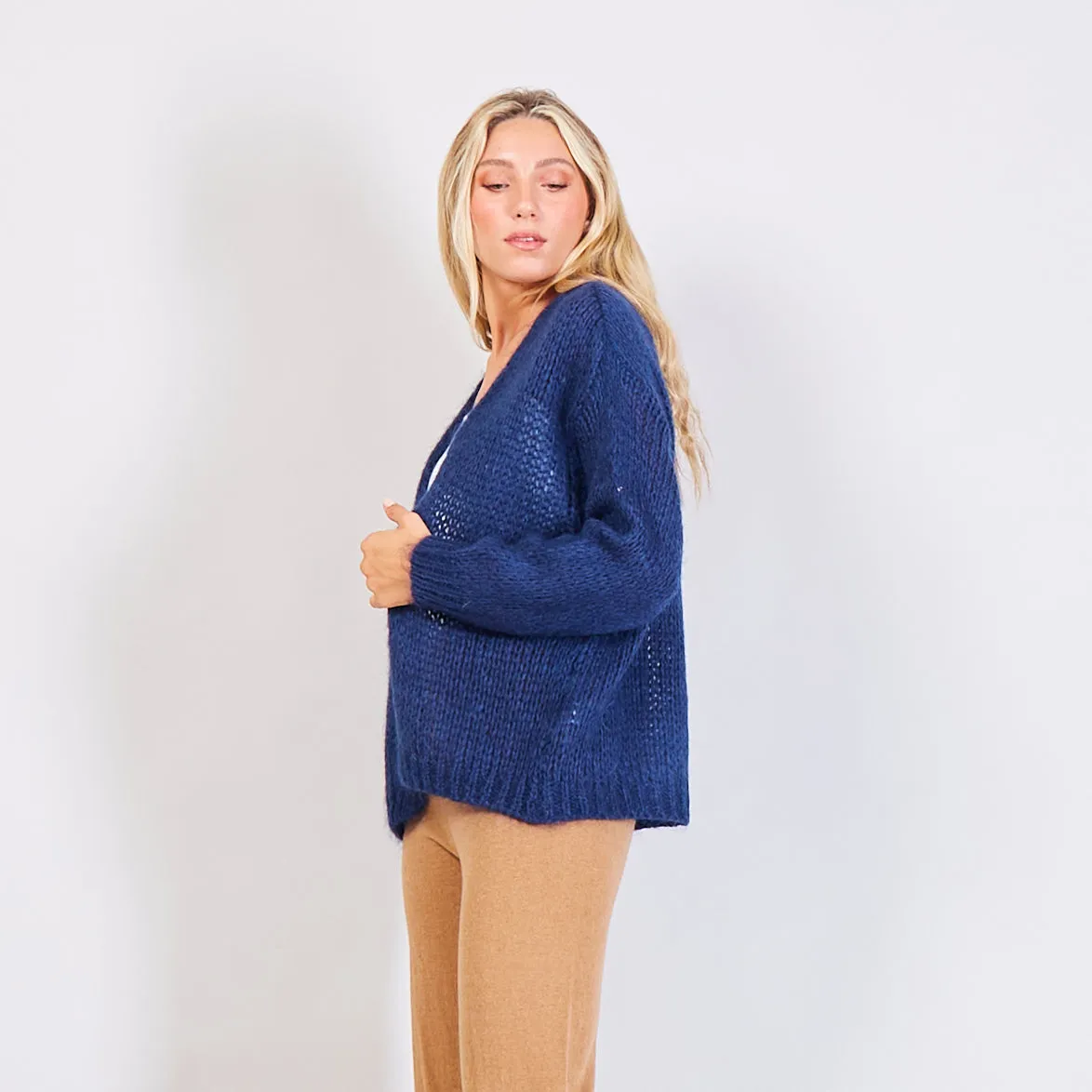 Wholesale chunky-knit buttonless cardigan